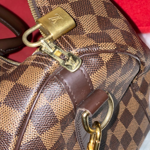 Authentic Damier Ebene Speedy B 35
Date:SD 0157
Includes Dust Bag & LV Box - Picture 6 of 16